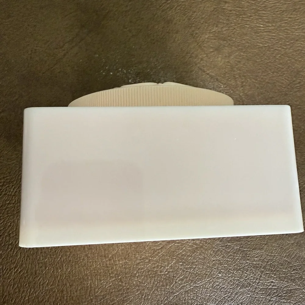 Vtg White Shoulders Bath Powder 8 Oz Poof Art Deco Style Embossed Lid w/ Powder